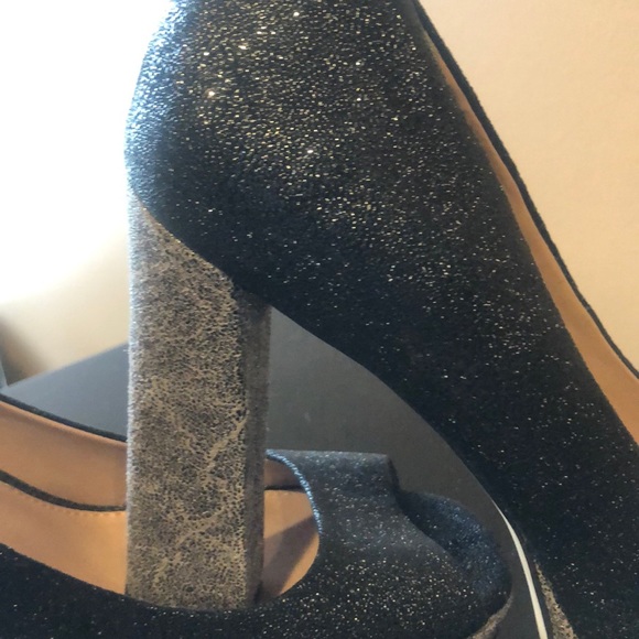 Stunning!!!! Size 9 - Picture 4 of 4